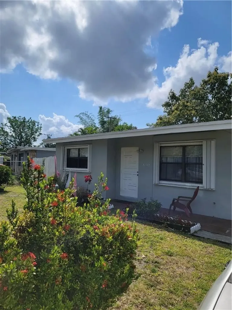 6140 Monroe Street Hollywood FL 33023