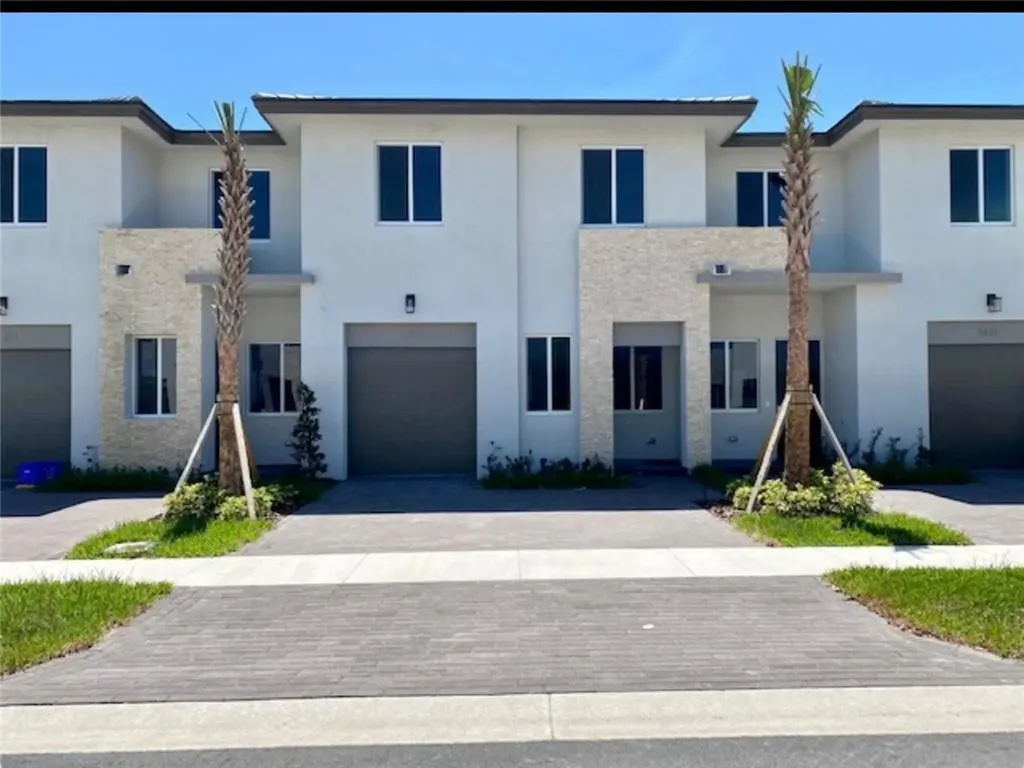 1441 Pioneer Way Royal Palm Beach FL 33411