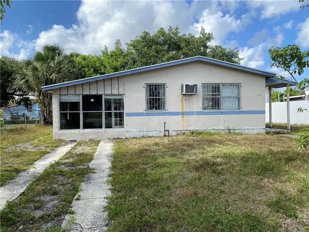 3351 NW 8th Place Lauderhill FL 33311
