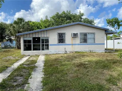 3351 NW 8th Place Lauderhill FL 33311