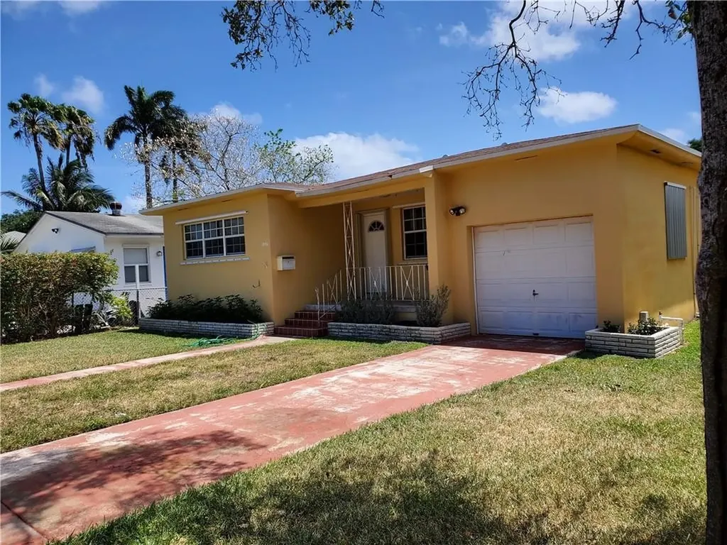 2442 Mckinley Street Hollywood FL 33020