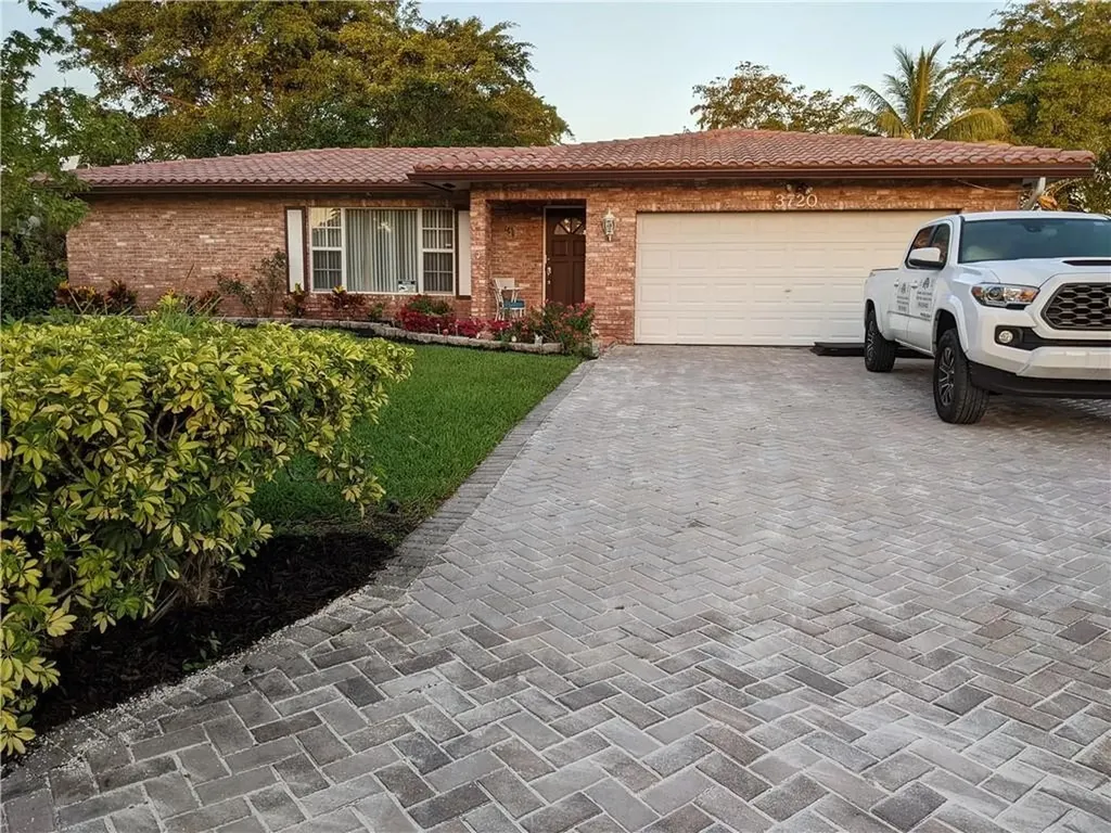 3720 NW 107th Terrace Coral Springs FL 33065