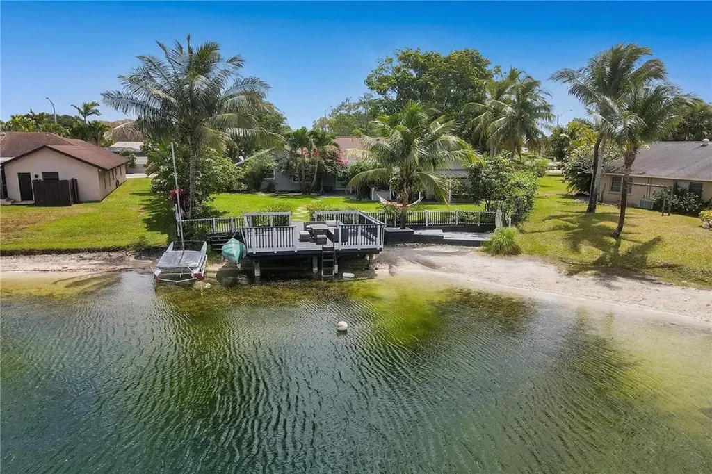 5739 SW 100th Avenue Cooper City FL 33328