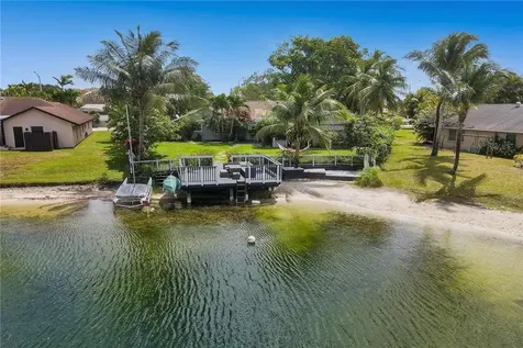 5739 SW 100th Avenue Cooper City FL 33328