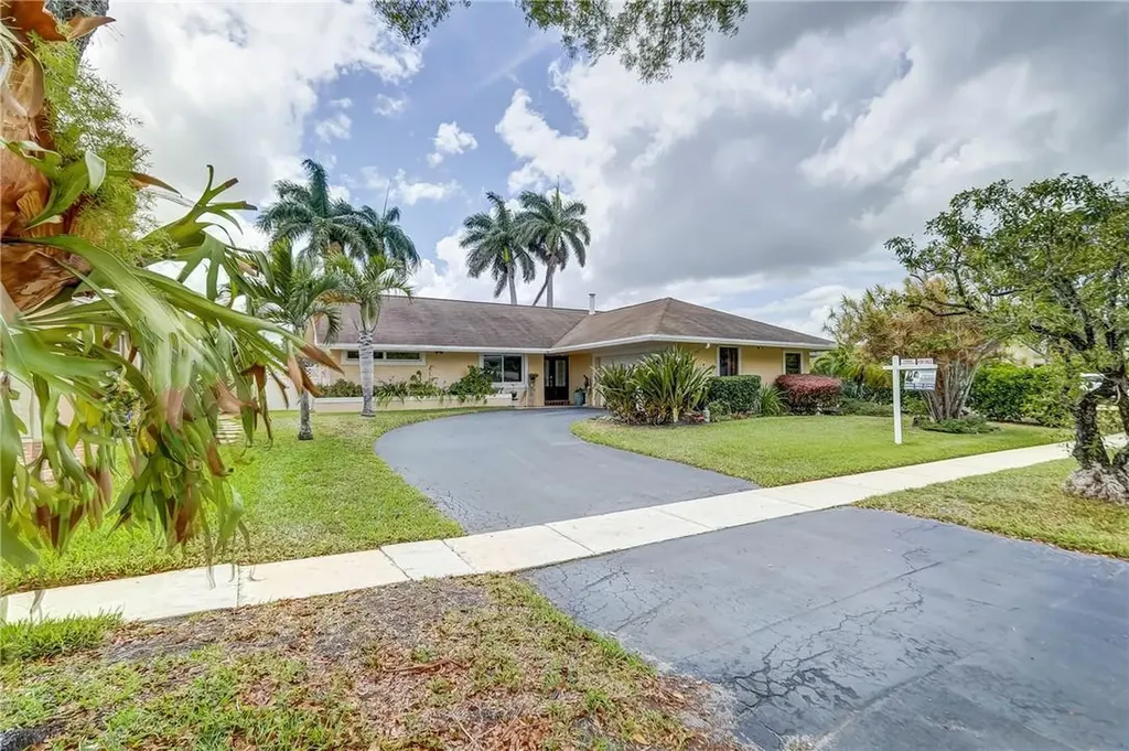 1430 NW 122nd Avenue Pembroke Pines FL 33026