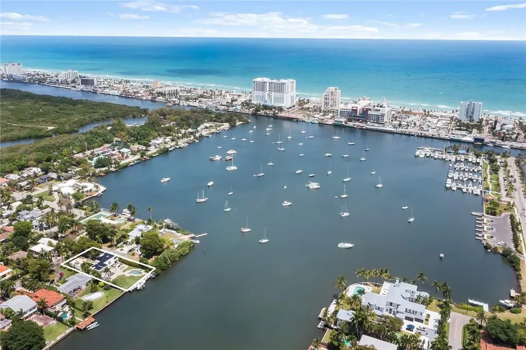 925 N Northlake Drive Hollywood FL 33019