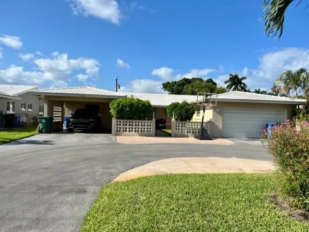 1765 NE 45th Street Oakland Park FL 33334