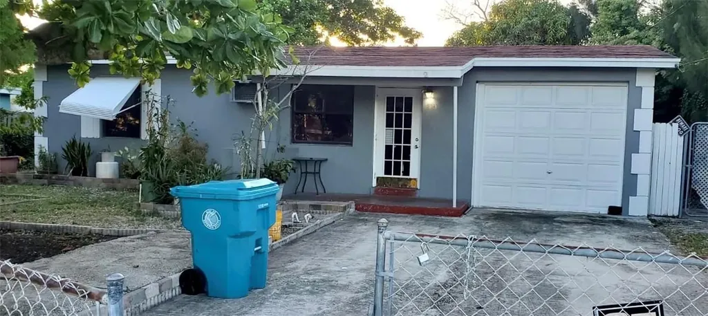 2051 NW 2nd Street Boynton Beach FL 33435