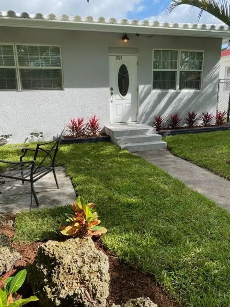1921 Jefferson Street Hollywood FL 33020