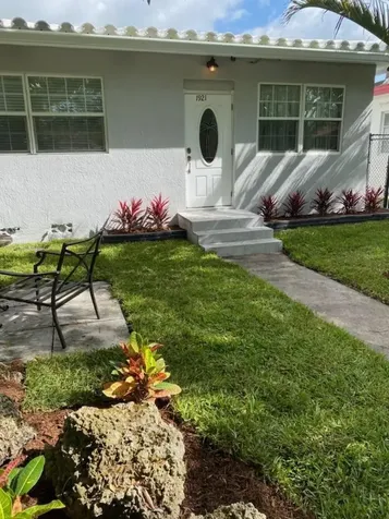 1921 Jefferson Street Hollywood FL 33020
