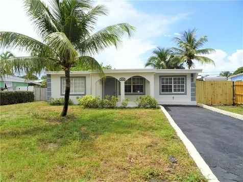 300 Hibiscus Tree Drive Lantana FL 33462