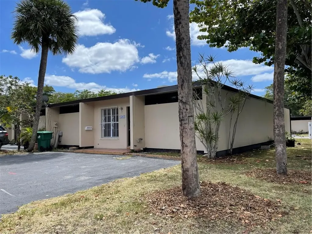 15012 Royal Palm Lane Miami Lakes FL 33014