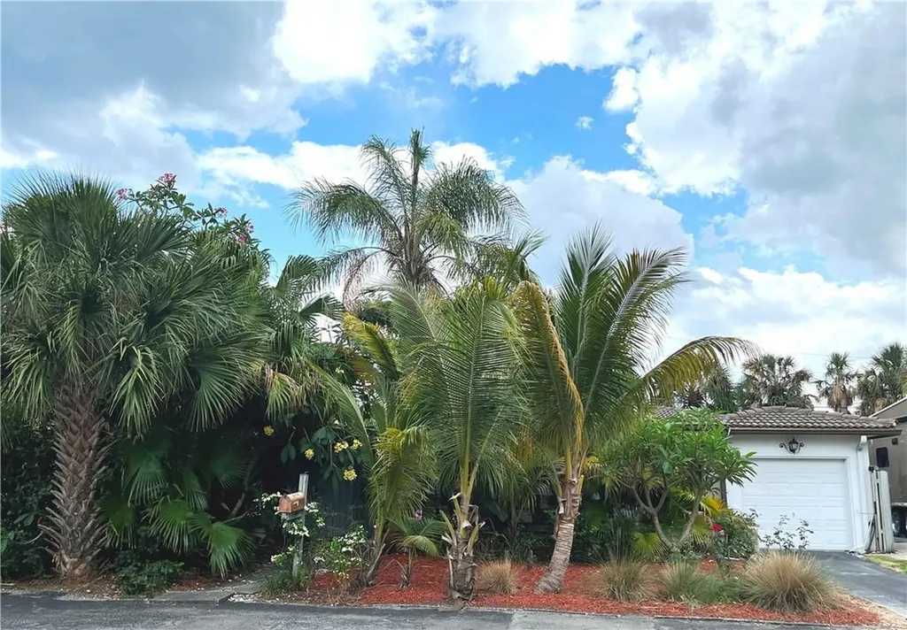 3208 Dow Street Pompano Beach FL 33062
