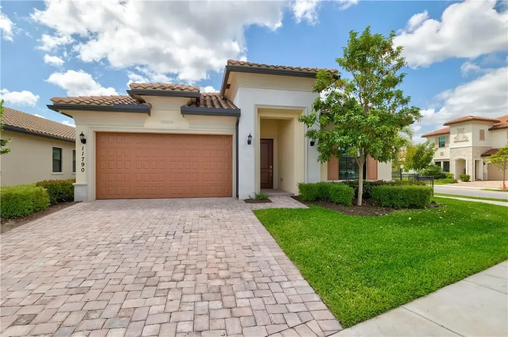 11790 Waters Edge Court Parkland FL 33076