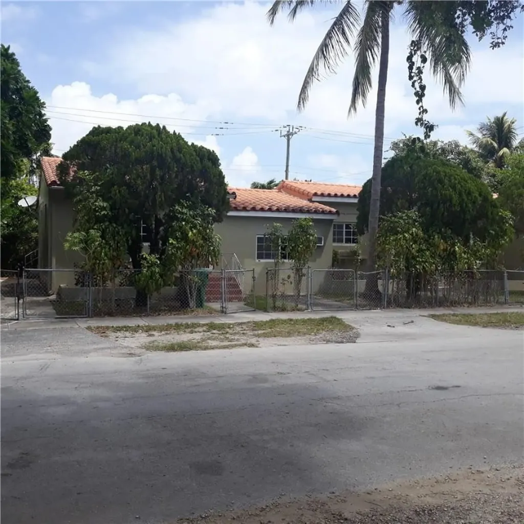 693 NE 80th Street Miami FL 33138