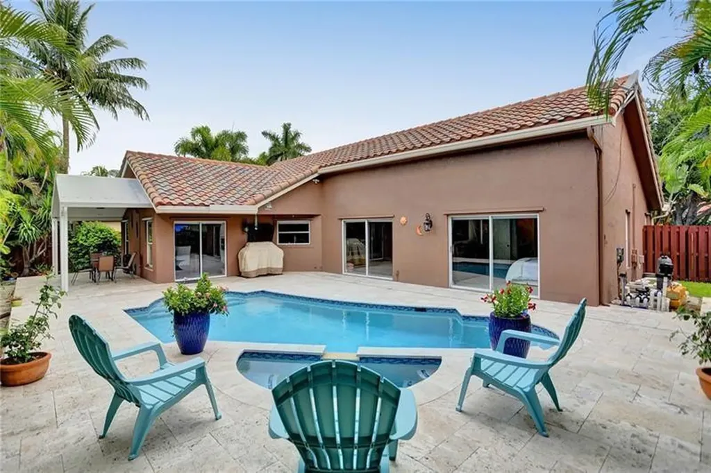12606 SW 9th Place Davie FL 33325