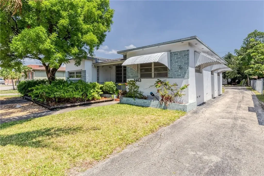 2463 Lincoln Street Hollywood FL 33020