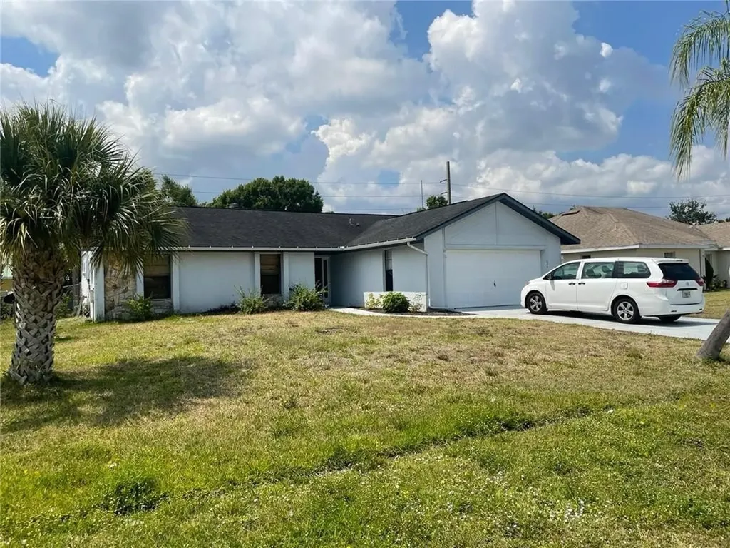 644 SE Chapman Avenue Port St Lucie FL 34984