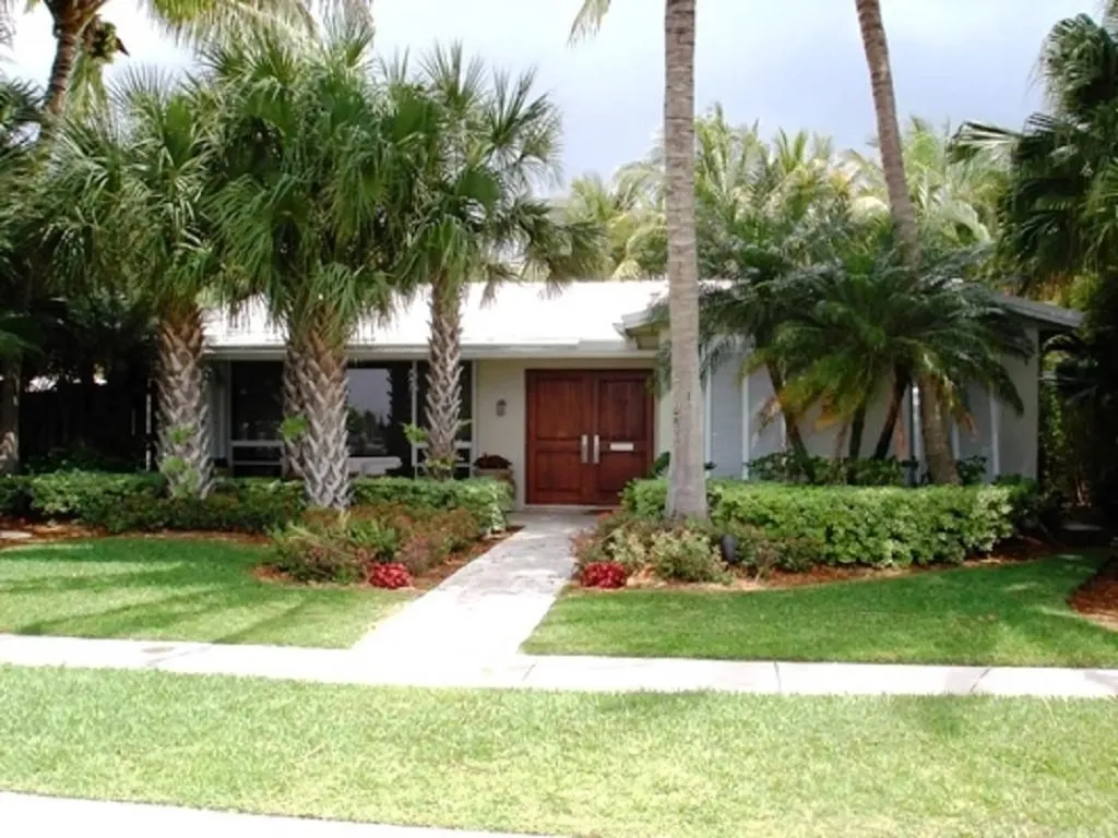 747 N Northlake Drive Hollywood FL 33019