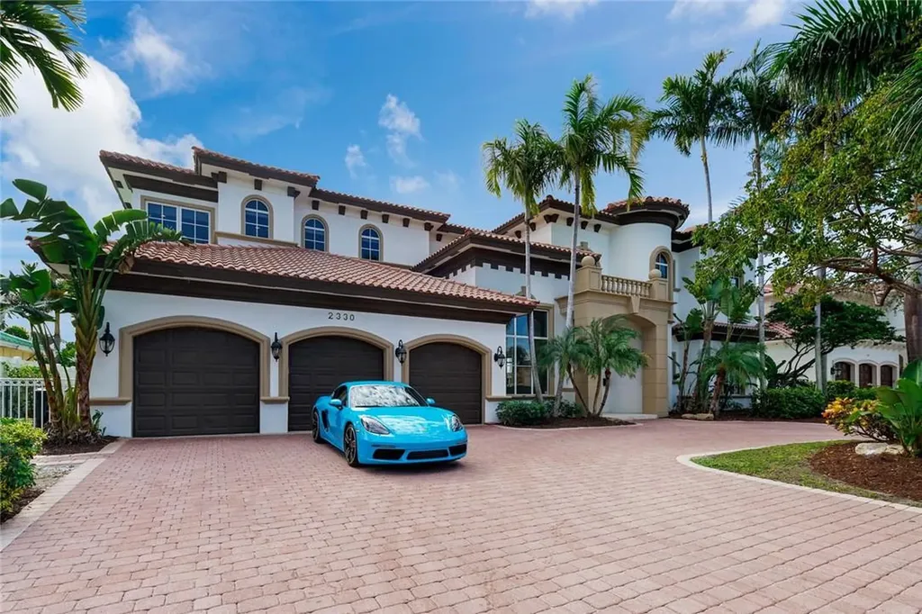 2330 NE 34th Court Lighthouse Point FL 33064