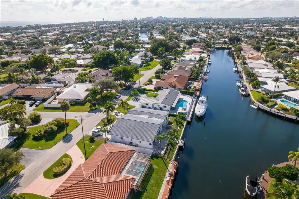 4031 NE 27th Terrace Lighthouse Point FL 33064