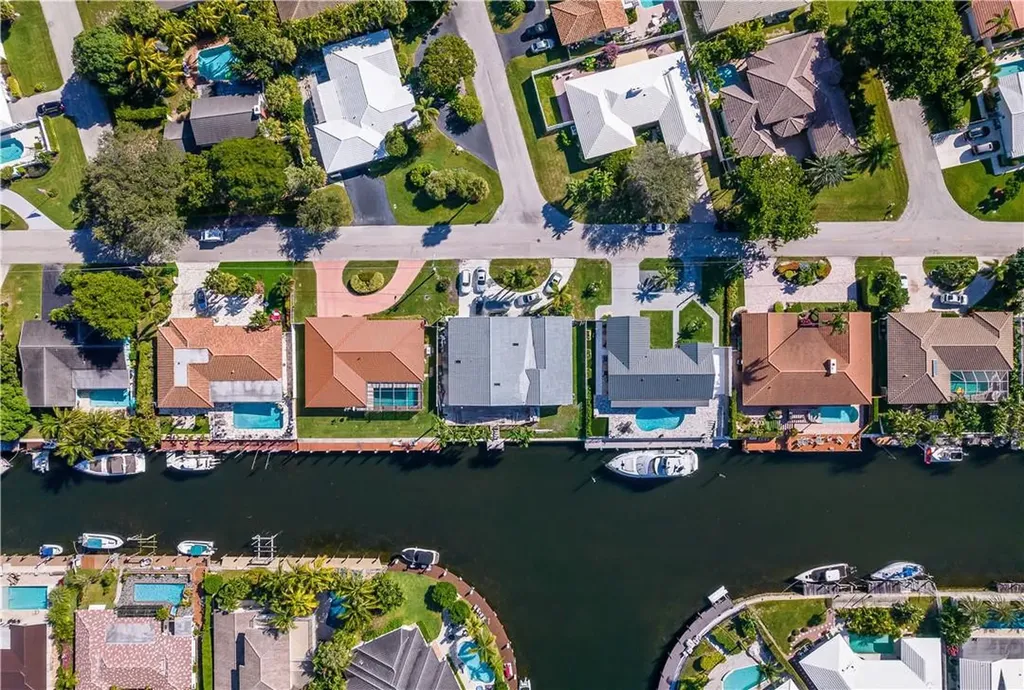 4031 NE 27th Terrace Lighthouse Point FL 33064
