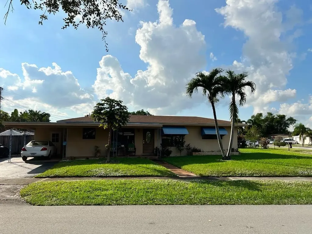 1021 SW 50th Avenue Plantation FL 33317