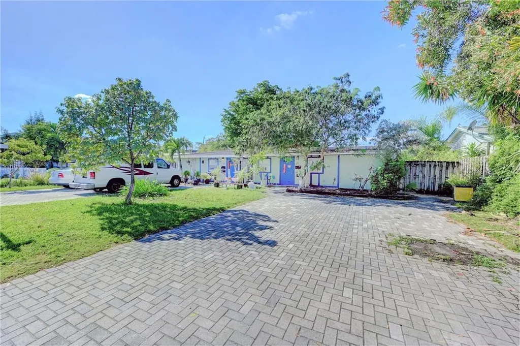 215 NE 23rd Avenue Pompano Beach FL 33062