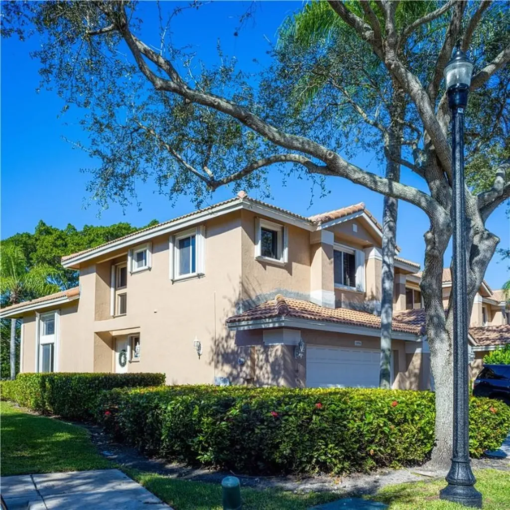 1096 SW 158th Way Pembroke Pines FL 33027