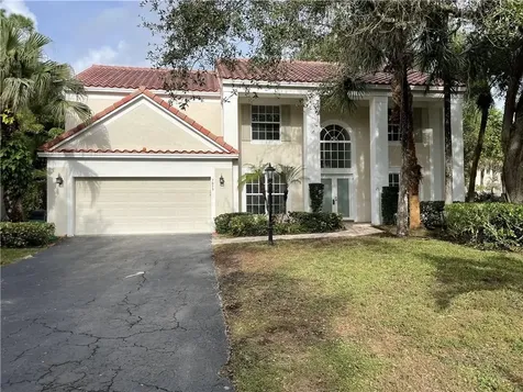 7673 Parkview Way Coral Springs FL 33065