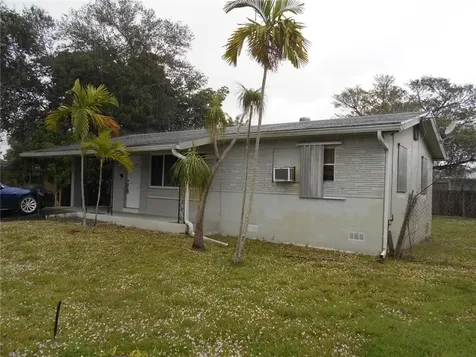 5623 SW 37th Street West Park FL 33023