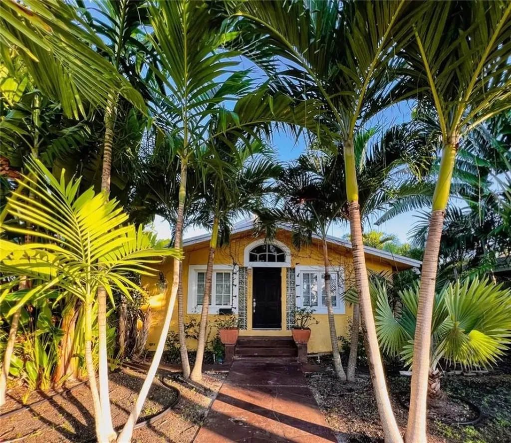 1547 Harrison Street Hollywood FL 33020