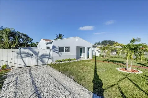 2611 Wiley Street Hollywood FL 33020