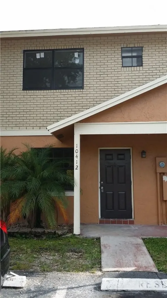 10412 NW 3rd Street Pembroke Pines FL 33026