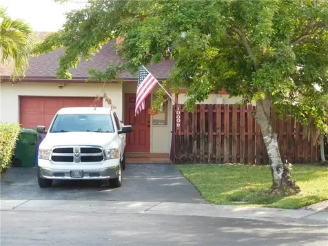 10009 SW 16th Street Pembroke Pines FL 33025