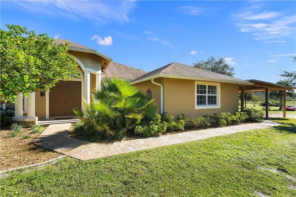 3275 SW Buckskin Avenue Okeechobee FL 34974