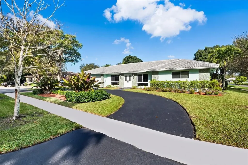 6201 SW 7th Court Plantation FL 33317