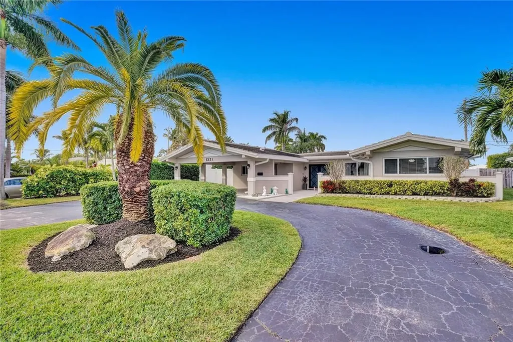 1321 SE 5th Avenue Pompano Beach FL 33060