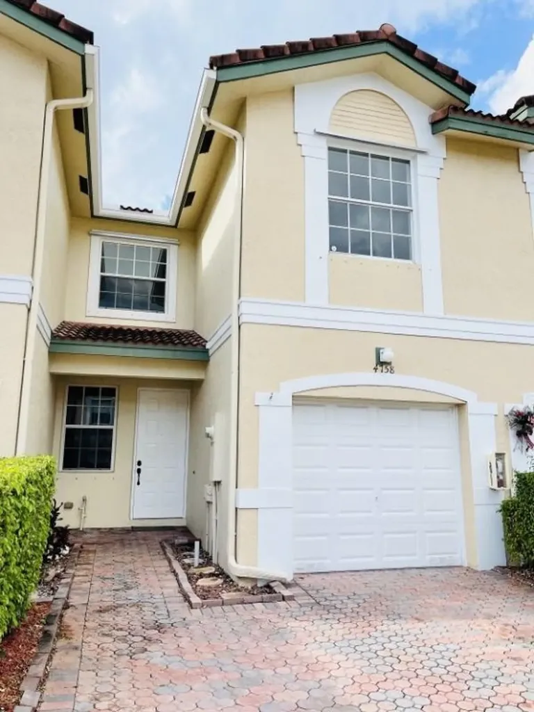 4758 NW 117th Avenue Coral Springs FL 33076
