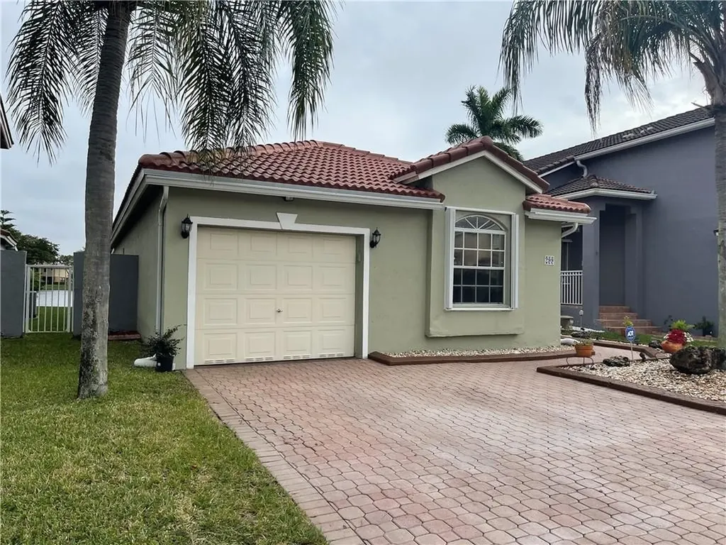 299 NW 107th Avenue Pembroke Pines FL 33026