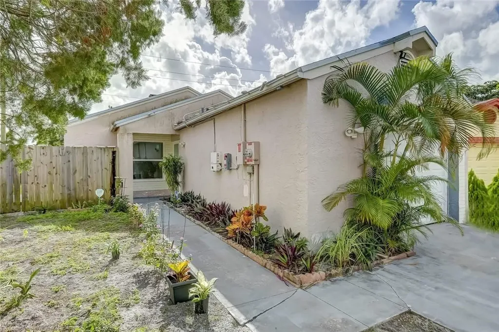 2461 SW 84th Terrace Miramar FL 33025