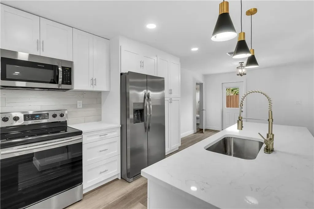 301 NE 42nd Court Oakland Park FL 33334