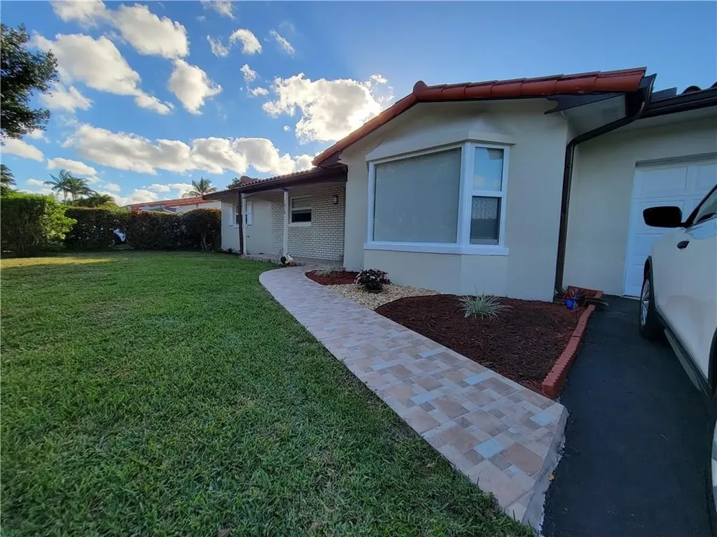 1616 SW 101st Avenue Miami FL 33165
