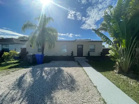 5040 SW 18th Street West Park FL 33023