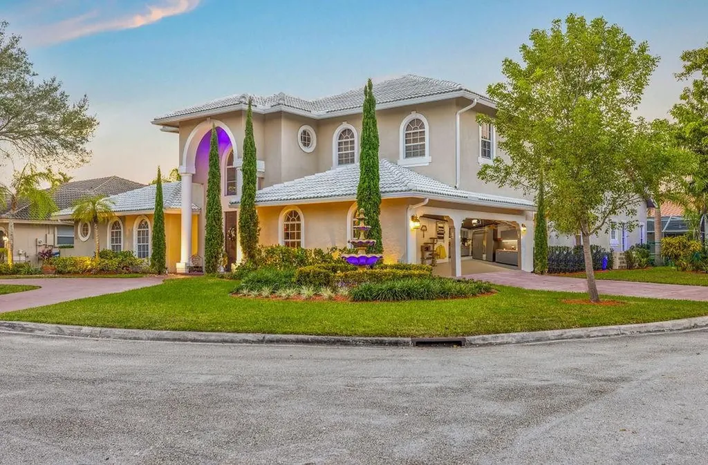 10707 NW 49th Manor Coral Springs FL 33076