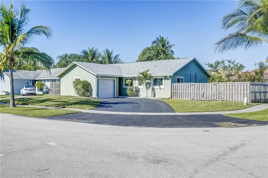 7901 NW 47th Place Lauderhill FL 33351