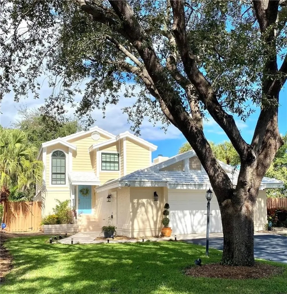 4105 NW 2nd Street Delray Beach FL 33445