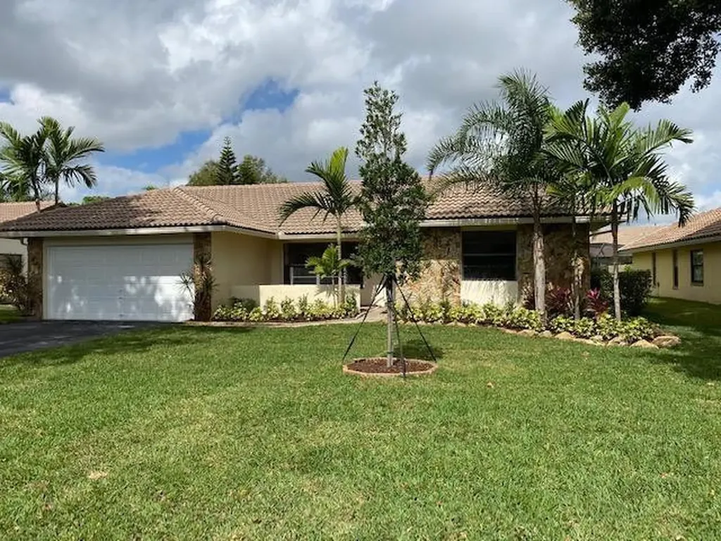 10677 NW 2nd Place Coral Springs FL 33071