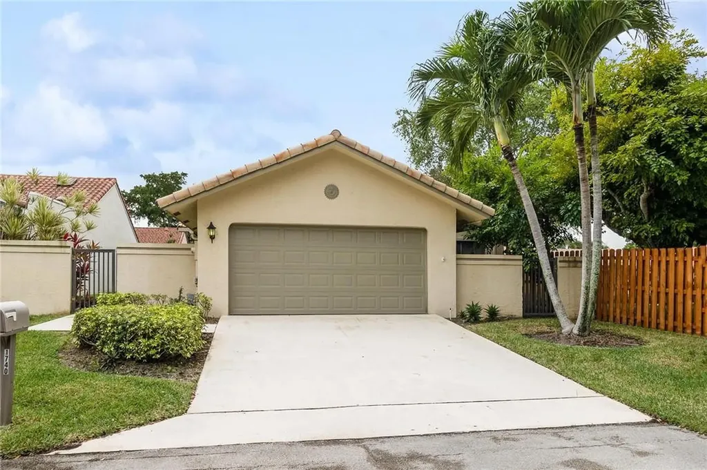 1740 NW 21st Court Delray Beach FL 33445