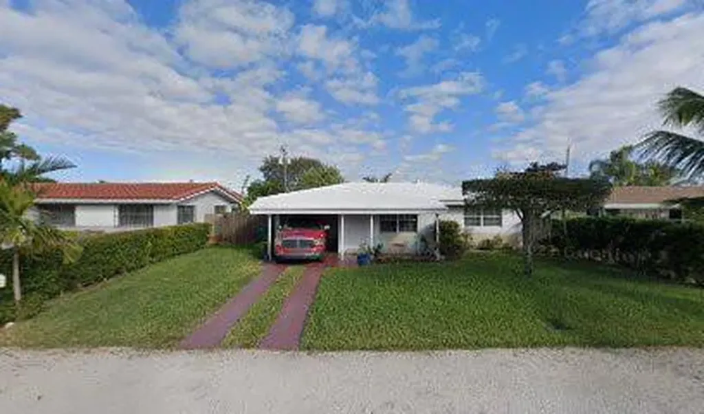725 NE 40th Street Oakland Park FL 33334